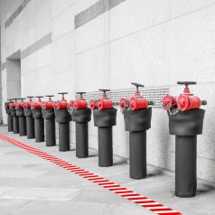   Veszélyt jelző ragasztószalag - piros / fehér - 50 mm x 33 m