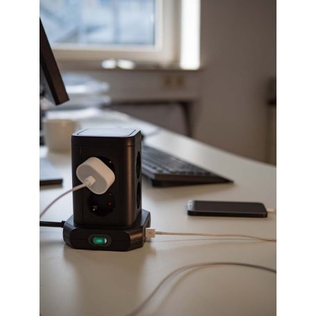 8 utas konnektortorony 45°-os elrendezésben (4x USB, 2 kábellel, kétpólusú kapcsoló) TYPE F