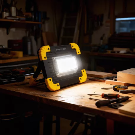 Multifunkciós reflektor - Li-ion akkumulátorral, micro-USB - 1000 lumen