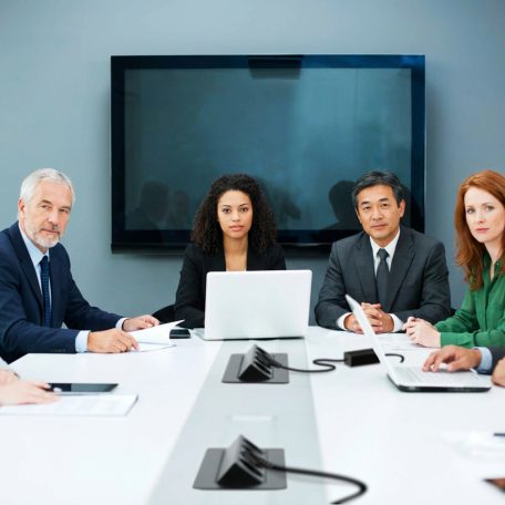 Rejtett elosztó - 4-es - Felnyíló kivitel - fekete