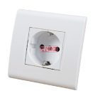 Evian 1-es földelt dugalj