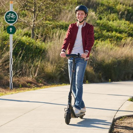 Segway elektromos roller összecsukható roller  Ninebot E2 PLUS E