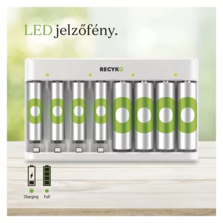 GP Akkumulátor töltő Eco E821 + 4× AA 2100 + 4× AAA 850