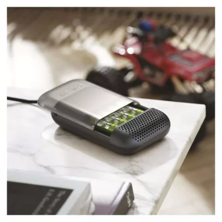 GP Akkumulátor töltő Charge 10 S491 + 4× AA