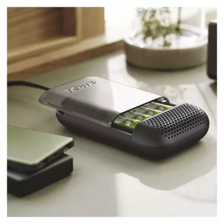 GP Akkumulátor töltő Charge 10 S491 + 4× AA