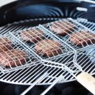 Barbecook BC-ACC-7104 hamburgersütő grillrács, krómozott, fa nyél, 100% FSC, 6db-os