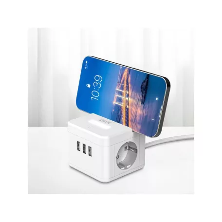 WinningStar - Kocka elosztó - 2-es + 3 x USB + beépített lámpa - 2 m