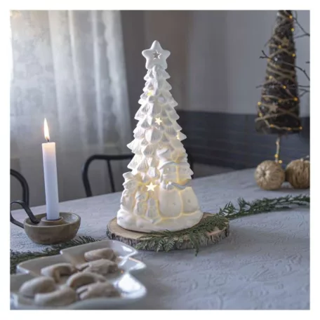 Kerámia LED-es fa hóemberekkel, 33,5 cm, 2x AA, meleg fehér, időzítő