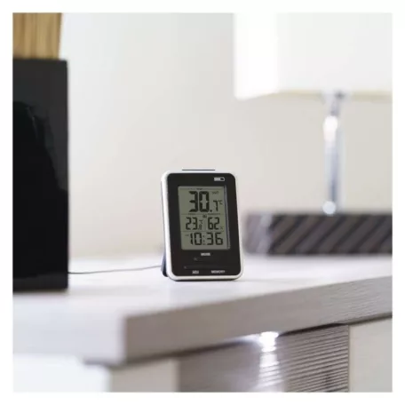 Digitális hőmérő páratartalom-mérővel, vezetékes érzékelővel, ébresztőórával E0121