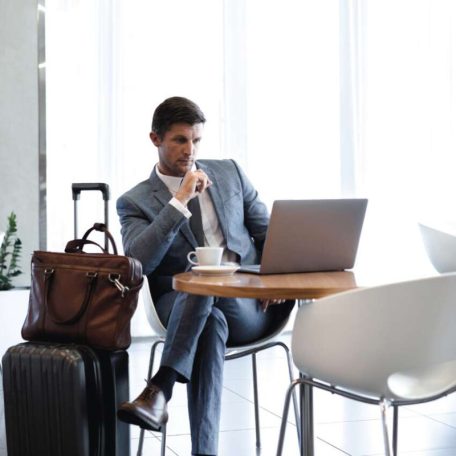 EMOS Utazóadapter Európába látogató külföldieknek