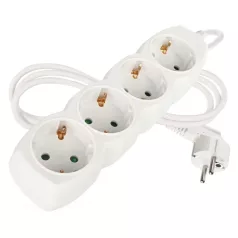 Hosszabbító 1,5 m / 4 aljzat / fehér / PVC / 1,5 mm2