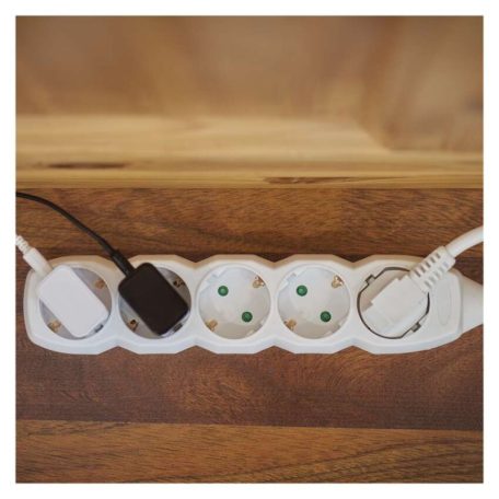 Hosszabbító 1,5 m / 5 aljzat / fehér / PVC / 1 mm2