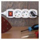 Hosszabbító 1,4 m  /  5 aljzat  /  fehér  /  PVC  /  1 mm2