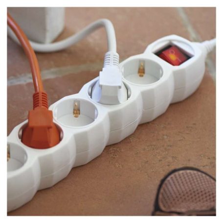 Hosszabbító 3 m / 5 aljzat / kapcsolós / fehér / PVC / 1,5 mm2