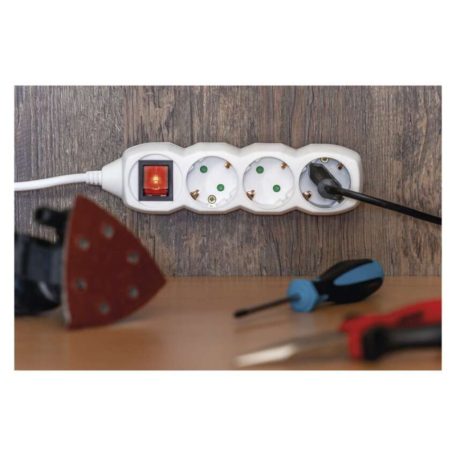 Hosszabbító 1,4 m  /  6 aljzat  /  fehér  /  PVC  /  1 mm2