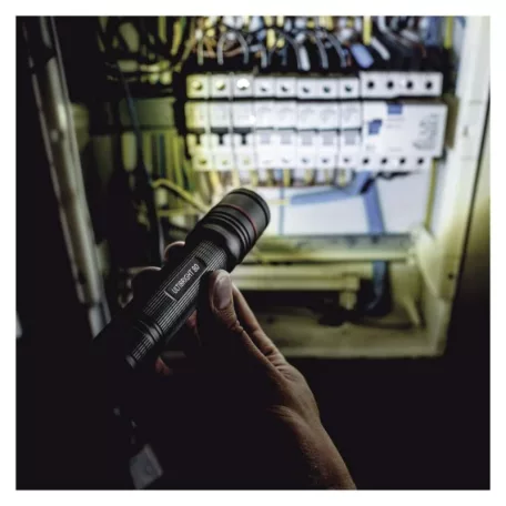 EMOS ULTIBRIGHT 80 CREE LED tölthető fém zseblámpa, 600lm