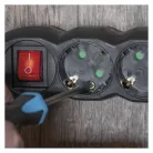 Hosszabbító 1,5 m / 3 aljzat / kapcsolós / fekete / PVC / 1,5 mm2