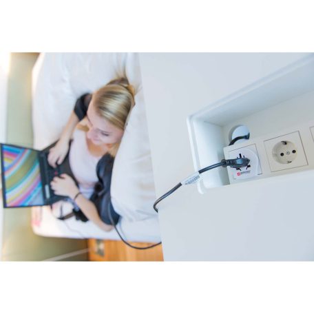 Utazó Adapter Világ-to-Europe Földelt