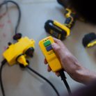 STANLEY SXECCR25AJE 4-es elosztó kapcsolóval, 5 m, IP44-es védelem, RCD dugóval áramütés és elektromos tűz ellen, H07RN-F 3G1,5 mm2 kábel,