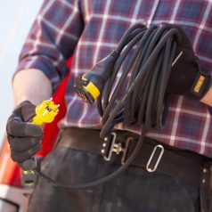   STANLEY SXECCR91A1E hosszabbító lengőaljzattal, 10 m, IP44-es védelem, kül- és beltéren egyaránt használható, H07RN-F 3G1,5 mm2 fekete kábel