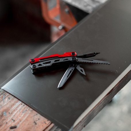 True Utlity Ti Pocket Multi Tool, TRU-MTL-0004-G, 7 funkciós titán szerszámkészlet, 7 cm titán-nitrid penge, eloxált alumínium ház