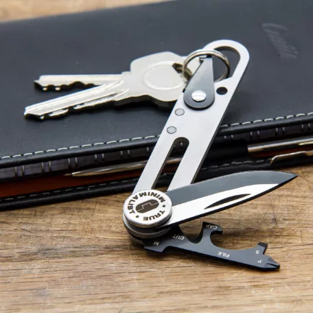 TRUE UTILITY MINIMALIST