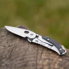 True Utility Skeletonknife, TU571K, 4 cm rozsdamentes acél penge, eloxált alumínium tok, karabiner rögzítési pont, jobb és balkezes