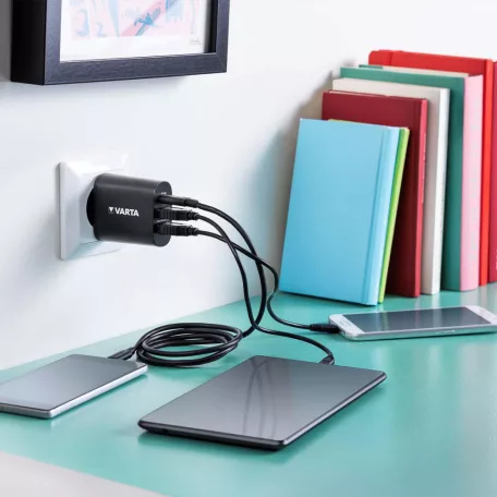 USB fali töltő (2x USB-A / 1x USB-C)