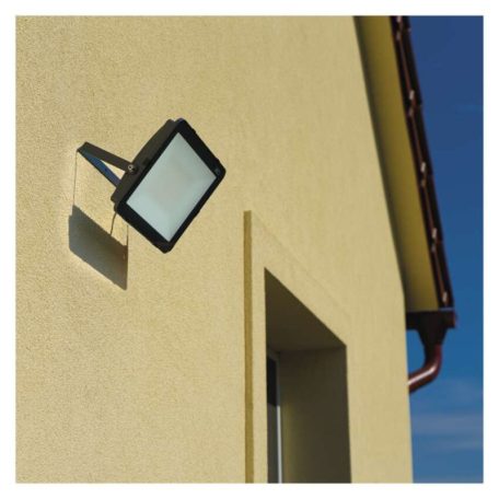 EMOS LED reflektor INOVO 100W 11000lm IP65 természetes fehér