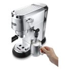 DELONGHI EC685.M Dedica presszókávéfőző 15 bar, 3 sűrő:1 - 2 személyes és E.S.E., tehrmoblock, csészemelegítő