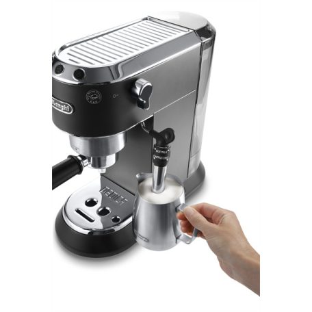 DELONGHI EC685.BK Dedica presszókávéfőző 15 bar, 3 szűrő:1 - 2 személyes és E.S.E., thermoblock, csészemelegítő