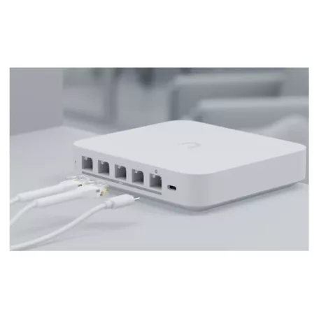 UBiQUiTi Vezetékes Router Gateway  5x2,5GbE, Asztali - UXG-MAX