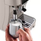 DELONGHI ECAM220.50.BG Magnifica S automata 2 személyes kávéfőző, tartály: 1,8 l, Bézs