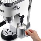 DELONGHI EC685.W Dedica Style eszpresszó kávéfőző, tartály: 1,1 l, Fehér